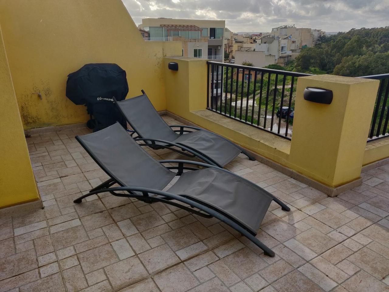 Panoramic Penthouse In Marsascala Which Enjoys Sea And Country Views Apartment Marsaskala Exterior photo