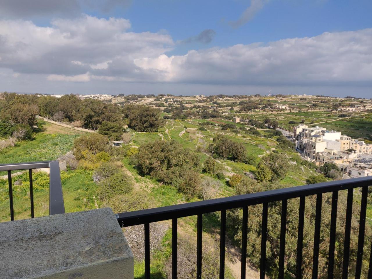 Panoramic Penthouse In Marsascala Which Enjoys Sea And Country Views Apartment Marsaskala Exterior photo